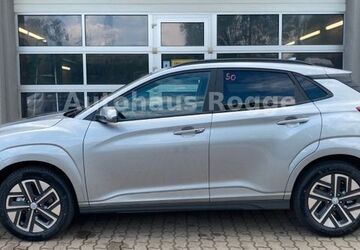Hyundai KONA Elektro 13.906 km 27.290 &euro; Magdeburg 39116