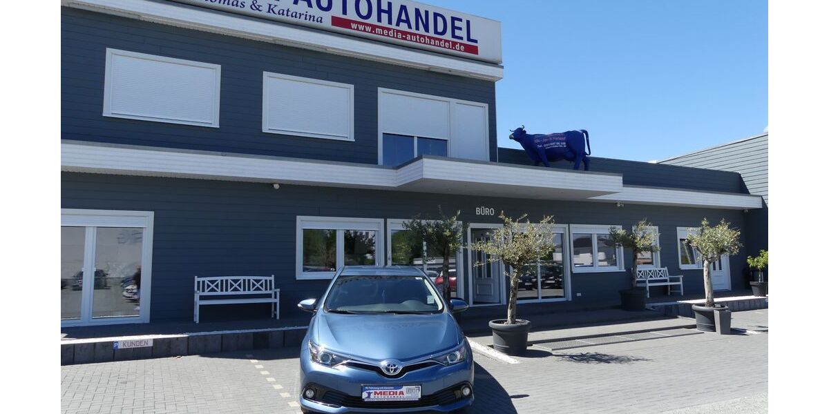 Toyota Auris 76.000 km 13.500 &euro; Magdeburg 39108