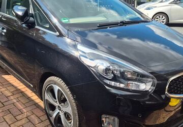 Kia Carens 143.000 km 6.800 &euro; Theeßen 39291
