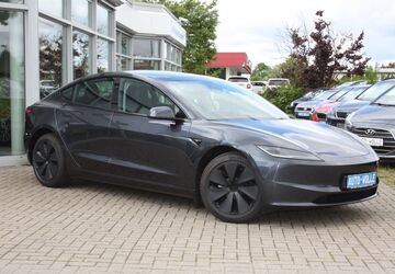 Tesla Model 3 12.682 km 37.950 &euro; Magdeburg 39120