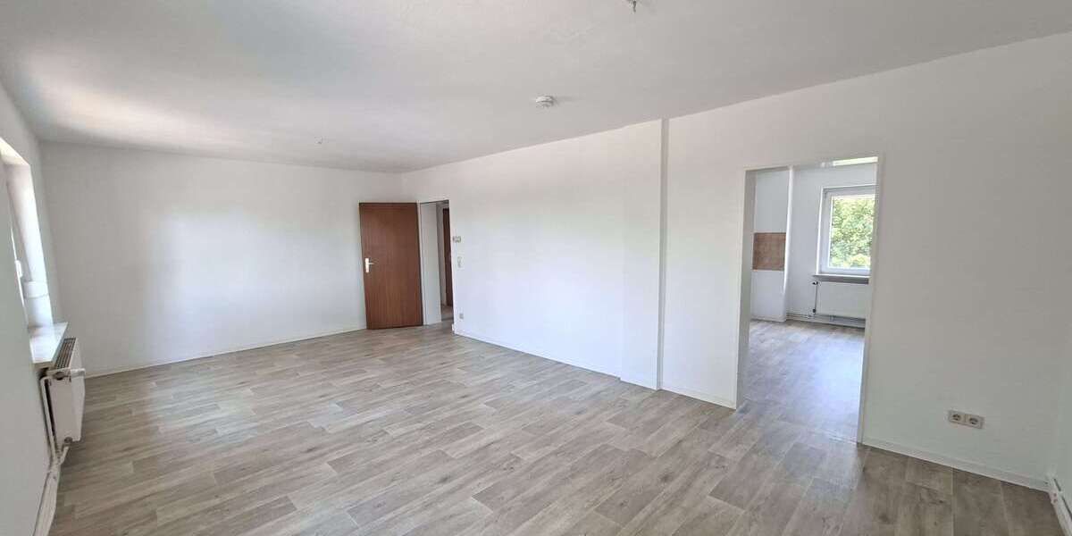 Etagenwohnung Schönebeck - 3 Zimmer, 77 m&sup2;, 465&euro; | Angebot:27178709