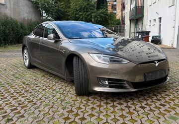 Tesla Model S 267.000 km 17.300 &euro; Magdeburg 39104