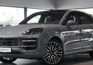 Porsche Cayenne 9.900 km 134.590 &euro; Magdeburg 39116