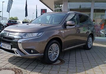 Mitsubishi Plug-in Hybrid Outlander 66.863 km 20.490 &euro; Magdeburg 39124